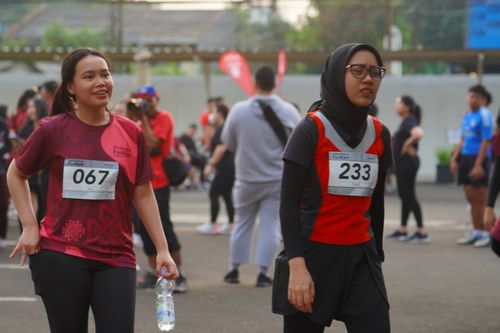 Race photo from Assurance Fun Run 2024