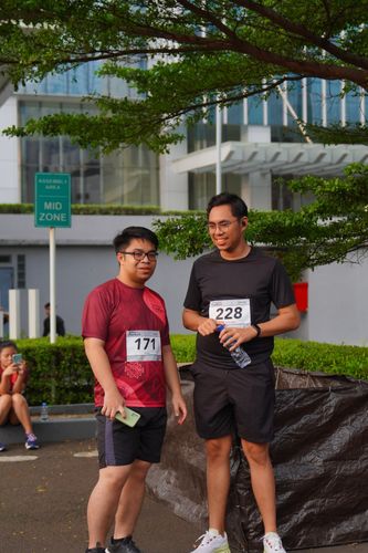 Race photo from Assurance Fun Run 2024