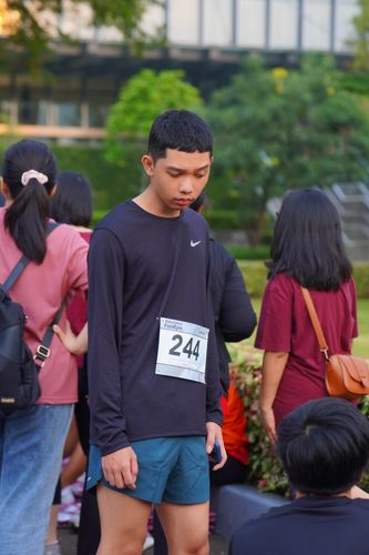 Race photo from Assurance Fun Run 2024