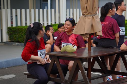 Race photo from Assurance Fun Run 2024