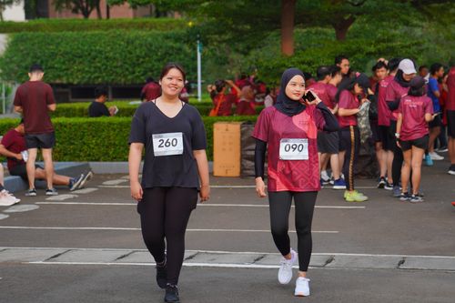 Race photo from Assurance Fun Run 2024
