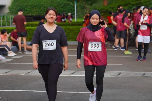 Race photo from Assurance Fun Run 2024