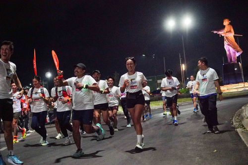 Race photo from PIK NITE RUN VIBES