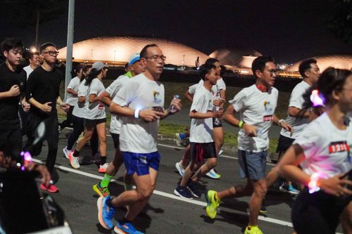 Race photo from PIK NITE RUN VIBES