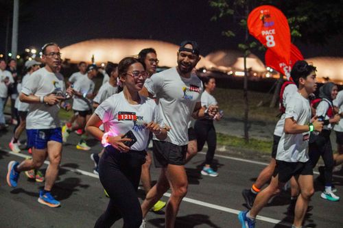 Race photo from PIK NITE RUN VIBES