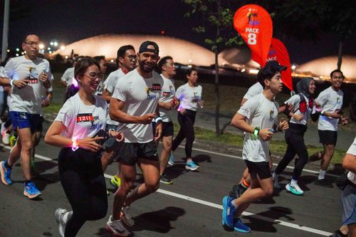 Race photo from PIK NITE RUN VIBES
