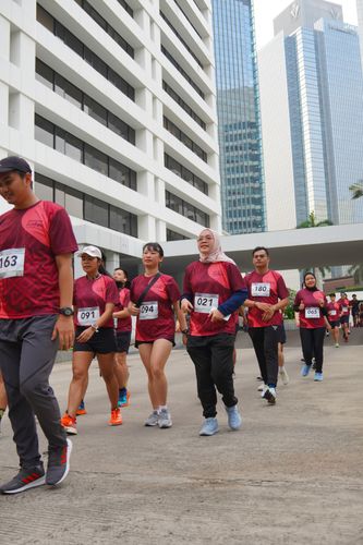 Race photo from Assurance Fun Run 2024