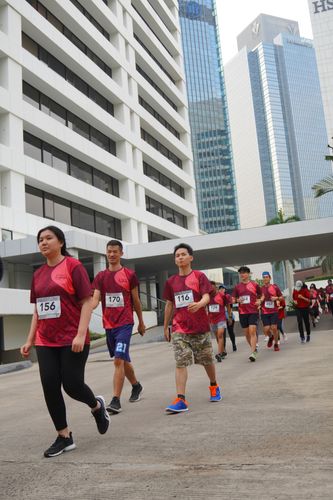 Race photo from Assurance Fun Run 2024