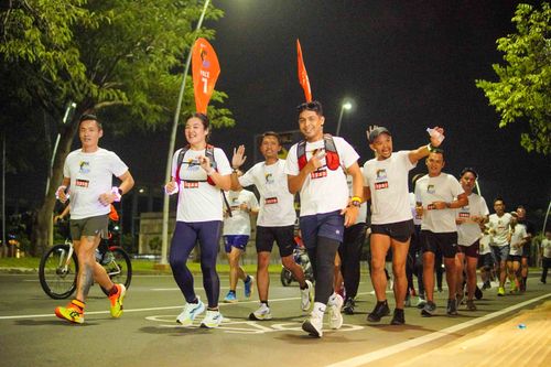 Race photo from PIK NITE RUN VIBES