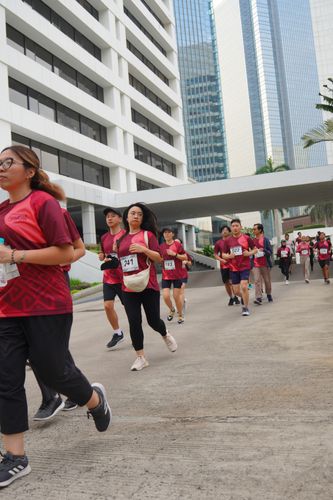 Race photo from Assurance Fun Run 2024