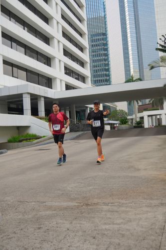 Race photo from Assurance Fun Run 2024