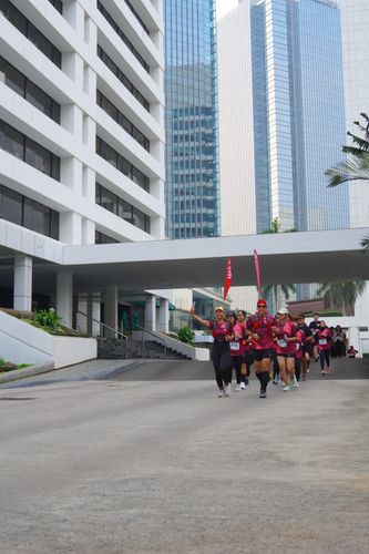 Race photo from Assurance Fun Run 2024