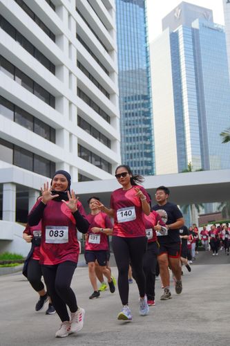 Race photo from Assurance Fun Run 2024