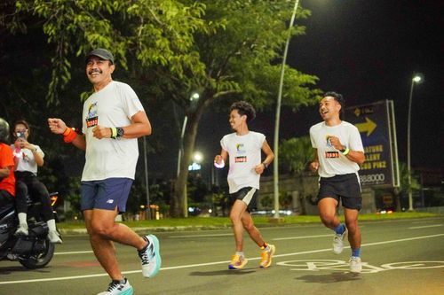 Race photo from PIK NITE RUN VIBES