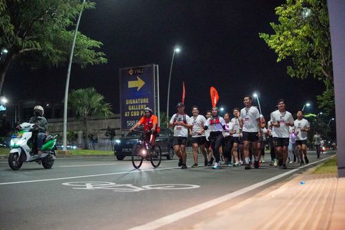 Race photo from PIK NITE RUN VIBES