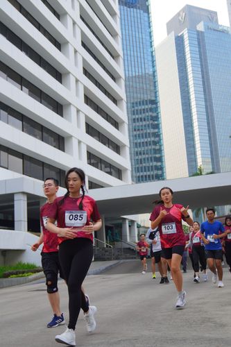 Race photo from Assurance Fun Run 2024