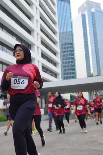 Race photo from Assurance Fun Run 2024