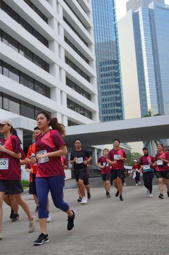 Race photo from Assurance Fun Run 2024