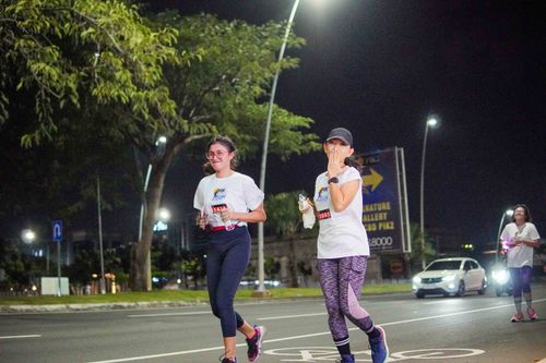 Race photo from PIK NITE RUN VIBES