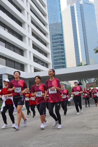 Race photo from Assurance Fun Run 2024