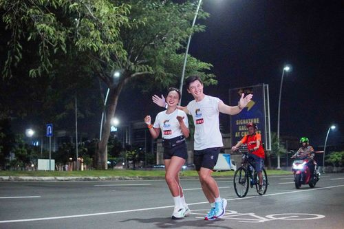 Race photo from PIK NITE RUN VIBES
