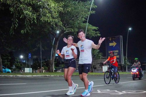 Race photo from PIK NITE RUN VIBES