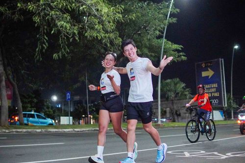 Race photo from PIK NITE RUN VIBES