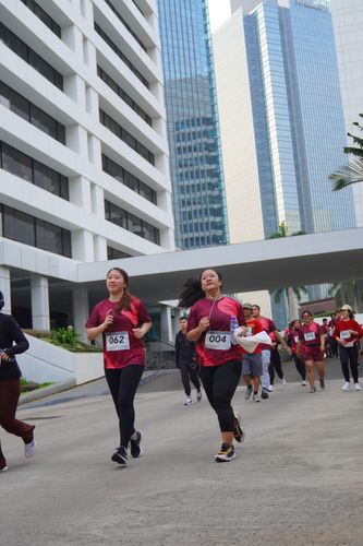 Race photo from Assurance Fun Run 2024