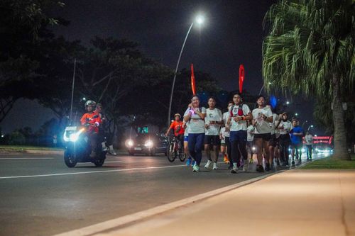 Race photo from PIK NITE RUN VIBES