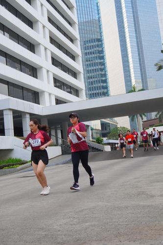 Race photo from Assurance Fun Run 2024