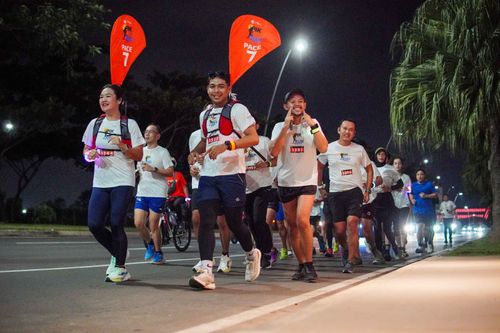 Race photo from PIK NITE RUN VIBES