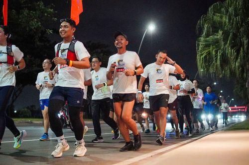 Race photo from PIK NITE RUN VIBES