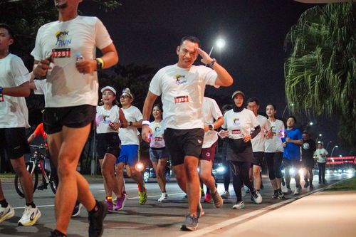 Race photo from PIK NITE RUN VIBES