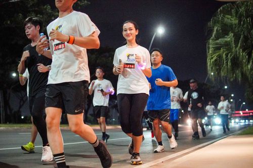 Race photo from PIK NITE RUN VIBES