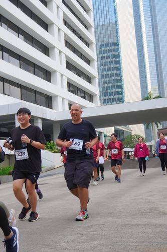 Race photo from Assurance Fun Run 2024