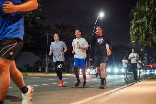 Race photo from PIK NITE RUN VIBES