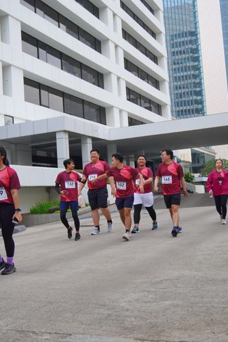 Race photo from Assurance Fun Run 2024