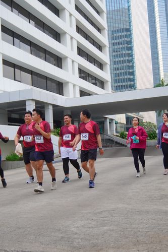 Race photo from Assurance Fun Run 2024