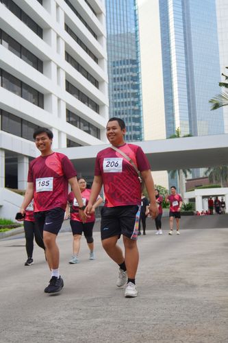 Race photo from Assurance Fun Run 2024