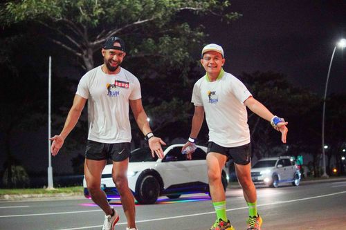 Race photo from PIK NITE RUN VIBES