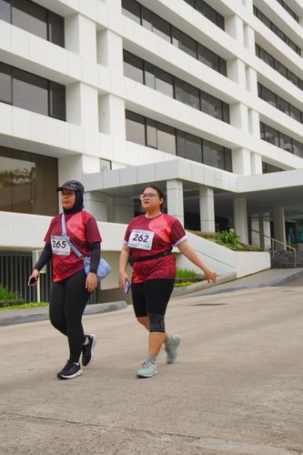 Race photo from Assurance Fun Run 2024