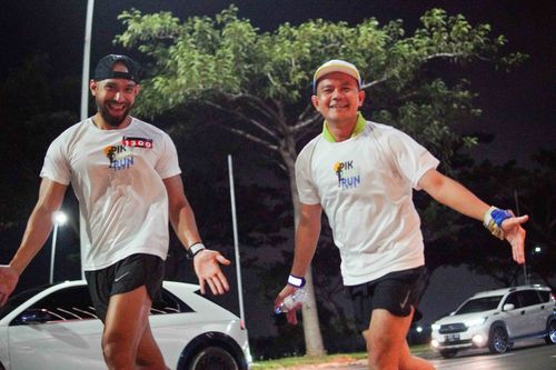 Race photo from PIK NITE RUN VIBES