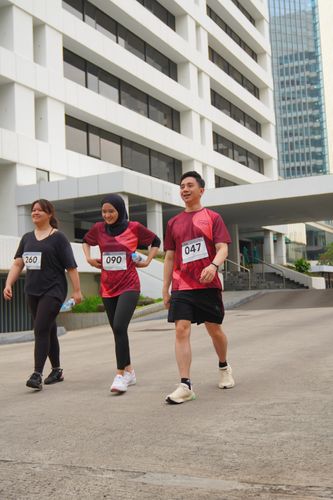 Race photo from Assurance Fun Run 2024