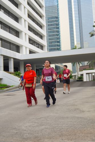 Race photo from Assurance Fun Run 2024