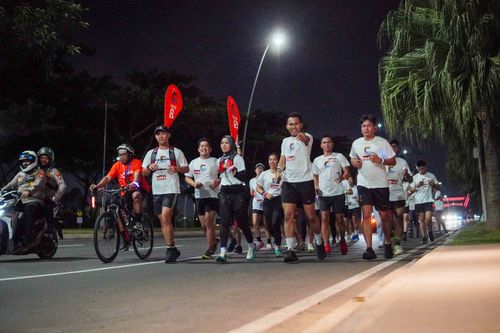 Race photo from PIK NITE RUN VIBES