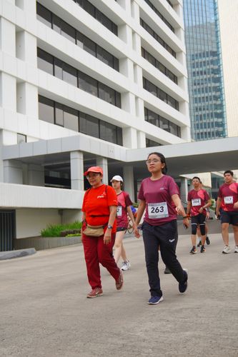 Race photo from Assurance Fun Run 2024