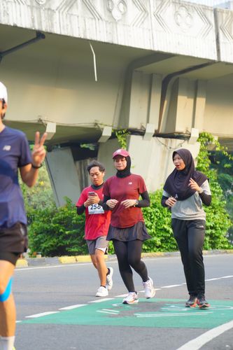 Race photo from Assurance Fun Run 2024
