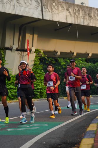 Race photo from Assurance Fun Run 2024
