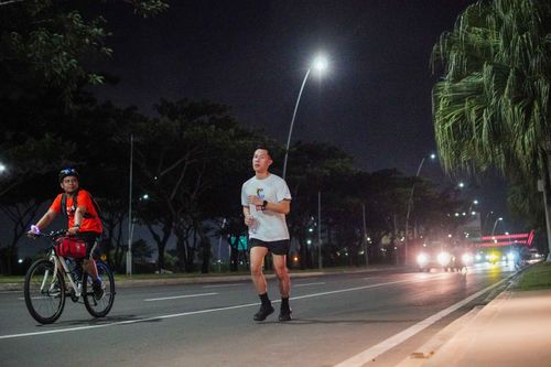 Race photo from PIK NITE RUN VIBES