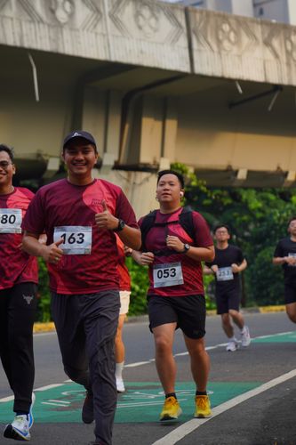 Race photo from Assurance Fun Run 2024